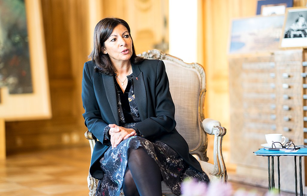 ülés nő nő párizsban