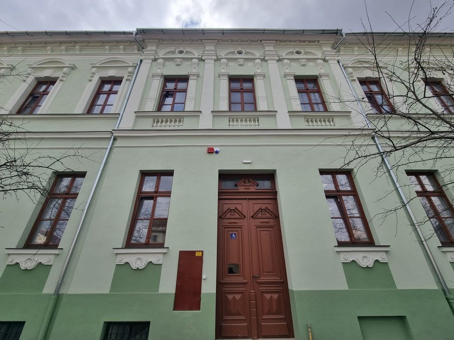 Átköltözött a református egyház épületébe a nagyváradi Bălcescu-iskola magyar tagozata és egy román osztálya